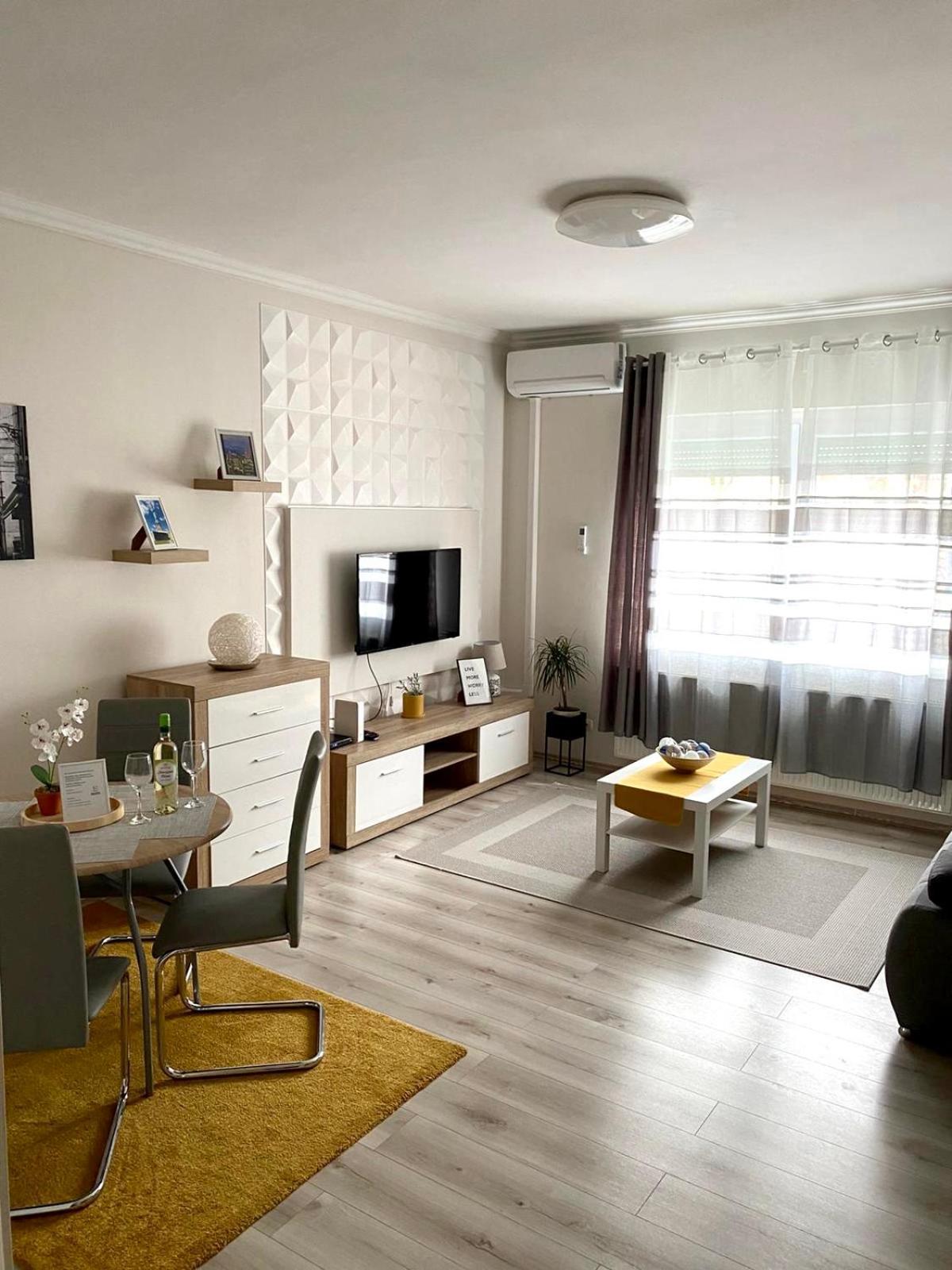 Sweet Central Apartment ,In The City Center 埃格尔 外观 照片